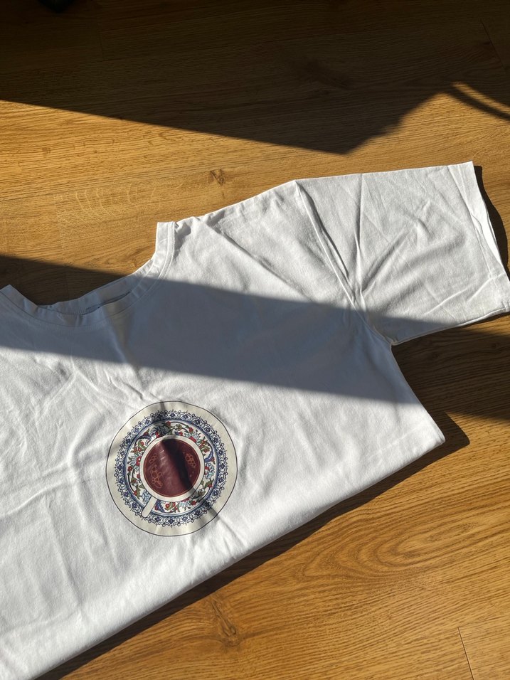 Oversize Turk kahvesi desenli y2k tisort - Görsel 3