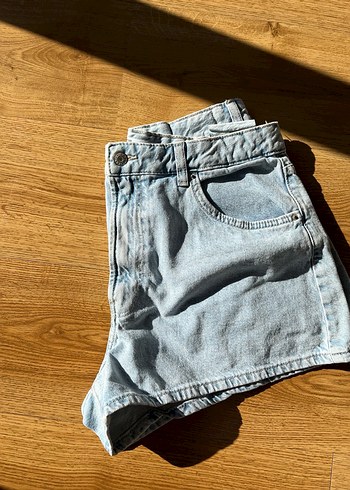 Kadın
Açık Mavi Denim Mini Şort Bershka buz mavisi denim sort - Görsel 4