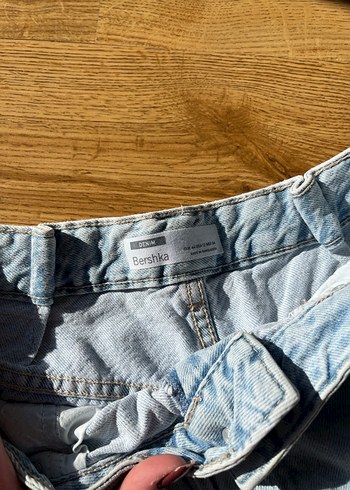 Kadın
Açık Mavi Denim Mini Şort Bershka buz mavisi denim sort - Görsel 3