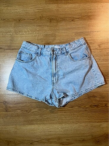 Bershka buz mavisi denim sort eski sezon