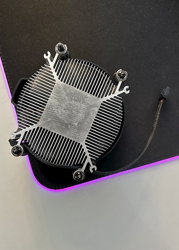 Diğer AMD AM4 Siyah İşlemci Soğutucu Fan