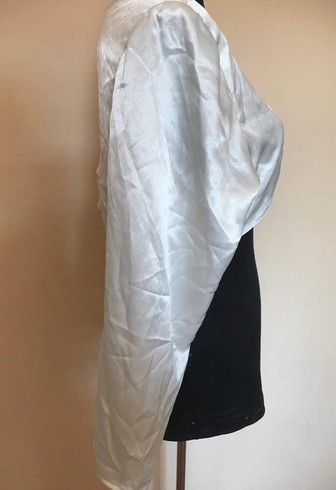 Kırık Beyaz Saten Bolero - Görsel 3
