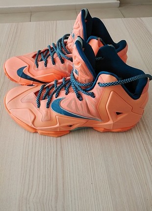 42 Beden Lebron 11 Atomic Orange