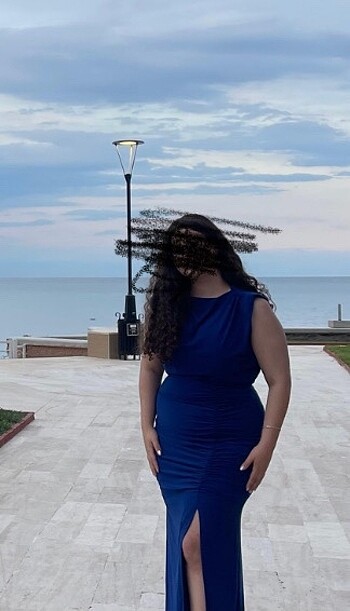 42 Beden Trendyolmilladan aldım geçen ay tertemiz 1 kere giyildi