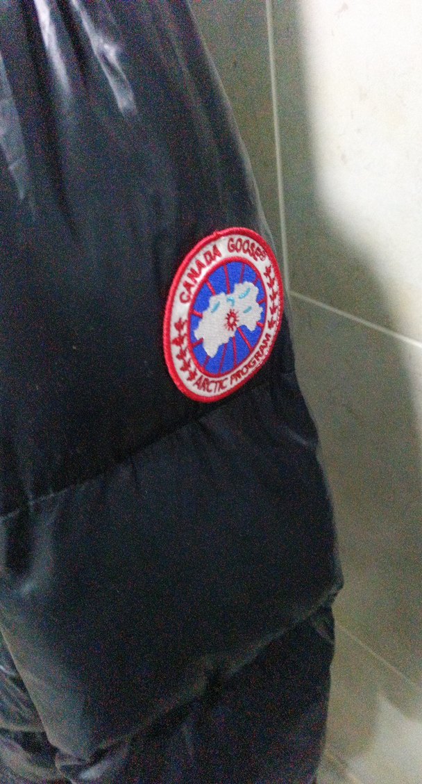 Siyah fermuarlı ürün. - Görsel 5