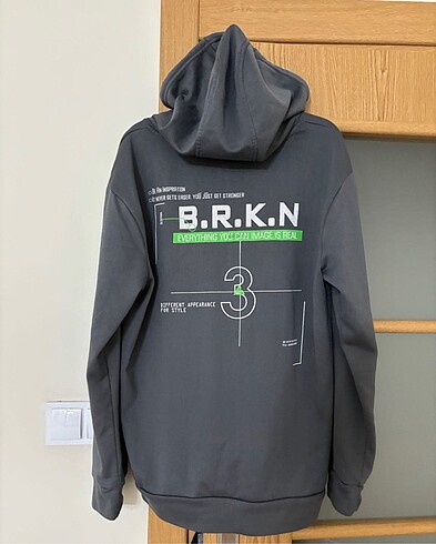 Sweatshirt
