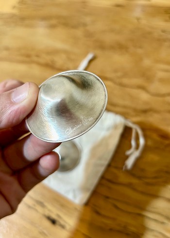 Beden Renk Parlak Beyaz Göğüs Pedi Silverina