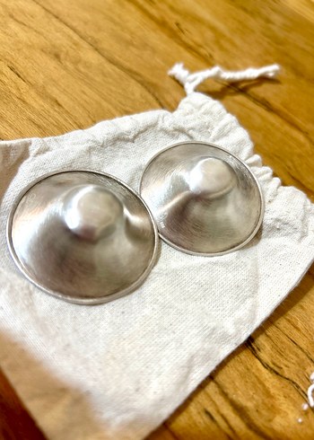 Beden Parlak Beyaz Göğüs Pedi Silverina