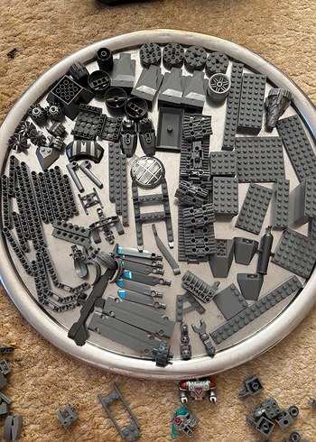 Gri Lego Parçaları Seti 1180 adet var