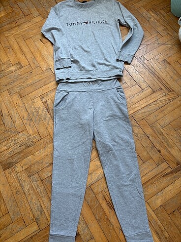 Tomm Hilfiger