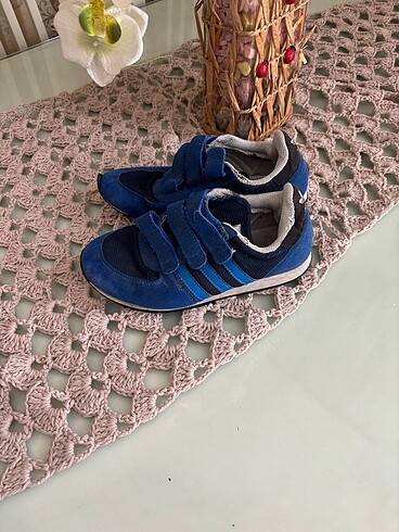 Adidas spor ayakkabı