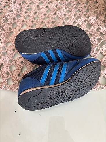 31 Beden mavi Renk Adidas spor ayakkabı