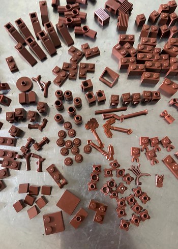Diğer Kahverengi Lego Parçaları Seti