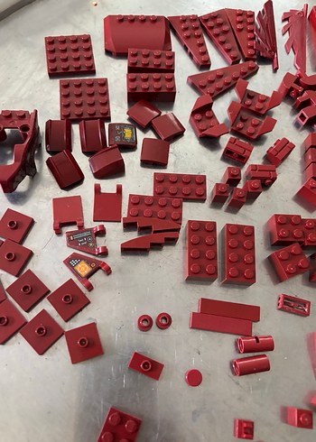 Beden Koyu Kırmızı Lego Parçaları Seti