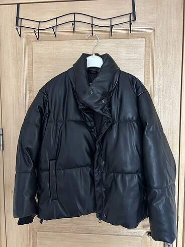 Stradivarius mont yalnızca 2-3 kez giyildi