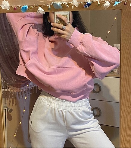 PEMBE OVERSIZE CROP SWEATSHIR