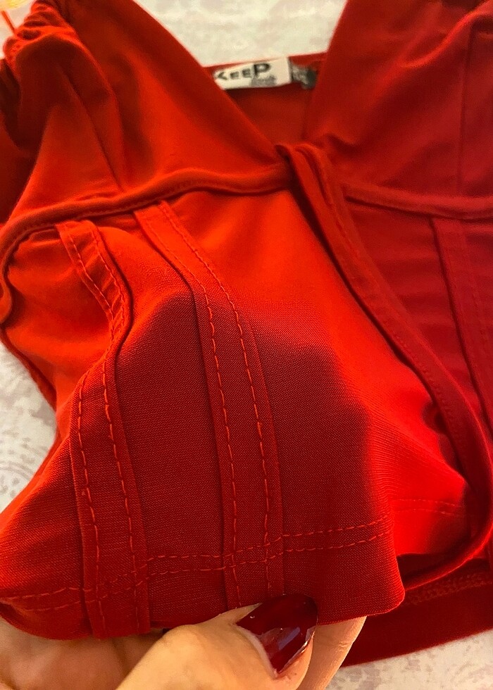 Kırmızı Askılı Crop - Görsel 3