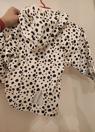 H&M yağmurluk çocuk karanlıkta parlar