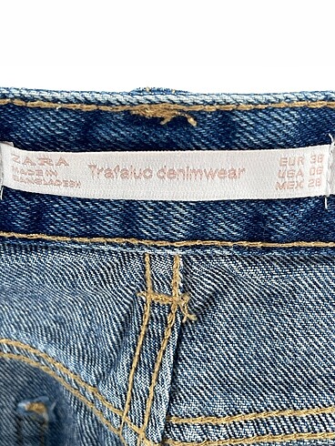 38 Beden çeşitli Renk Zara Mini Şort %70 İndirimli.