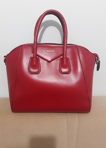 Givenchy marka kol çantası