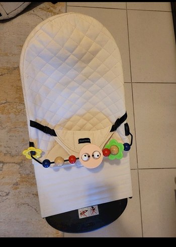 Beyaz Bebek Kanguru Taşıyıcı