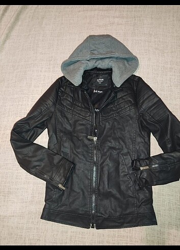 LC Waikiki Lcw/Erkek Kapşonlu Deri Mont/Siyah (s))