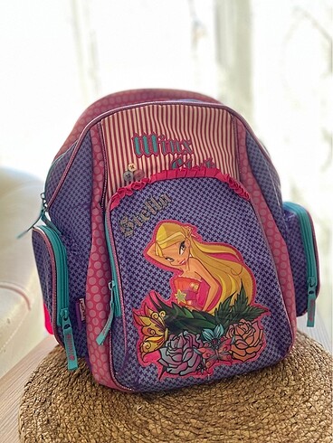  Okul çantası winx