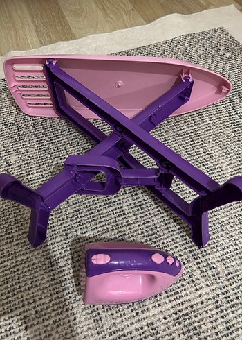 Oyuncak Pembe Ütü ve Ütü Masası Seti - Görsel 3