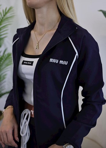 Miu Miu takım