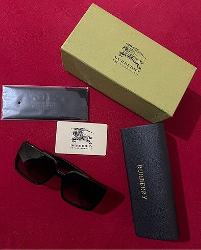 Burberry Güneş Gözlüğü