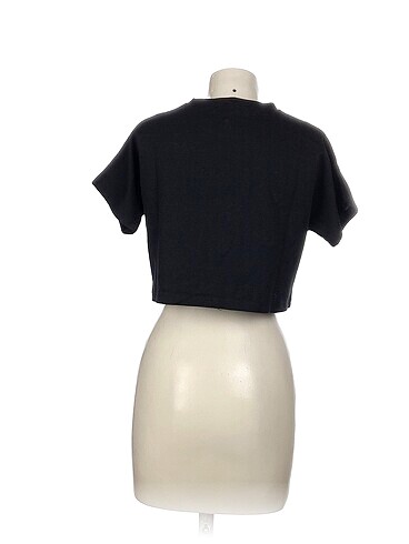 m Beden Diğer T-shirt %70 İndirimli.