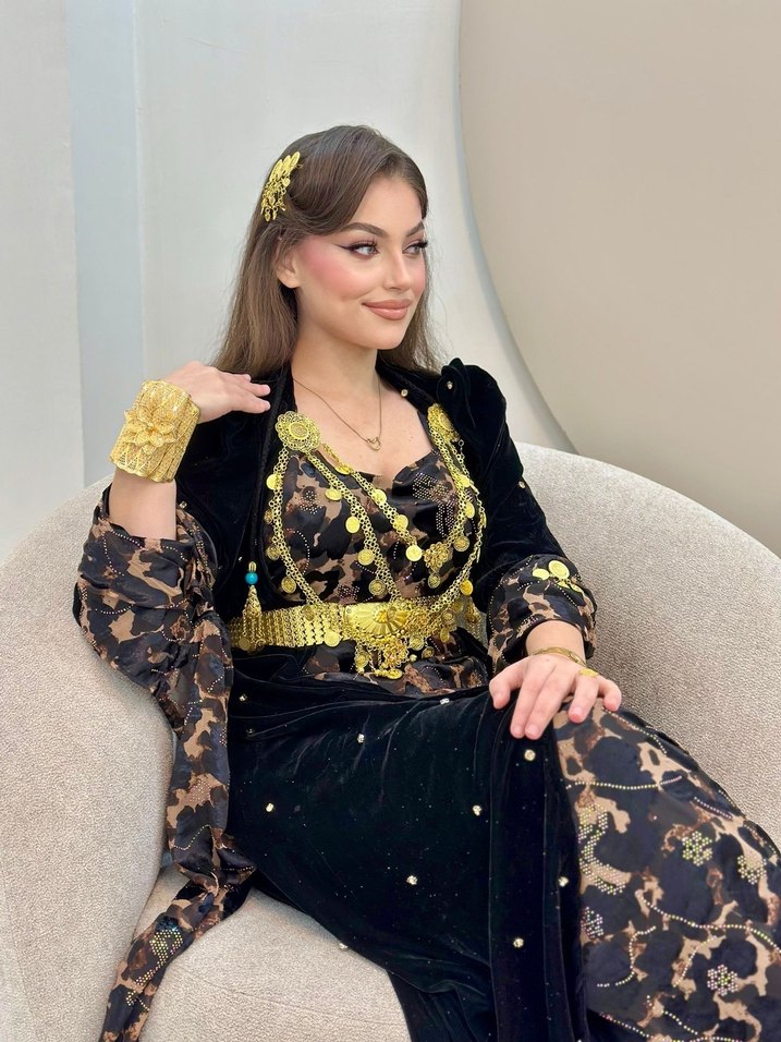 Uzun Kollu Altın Renkli Boncuklu Kadın Hint Elbisesi - Görsel 3