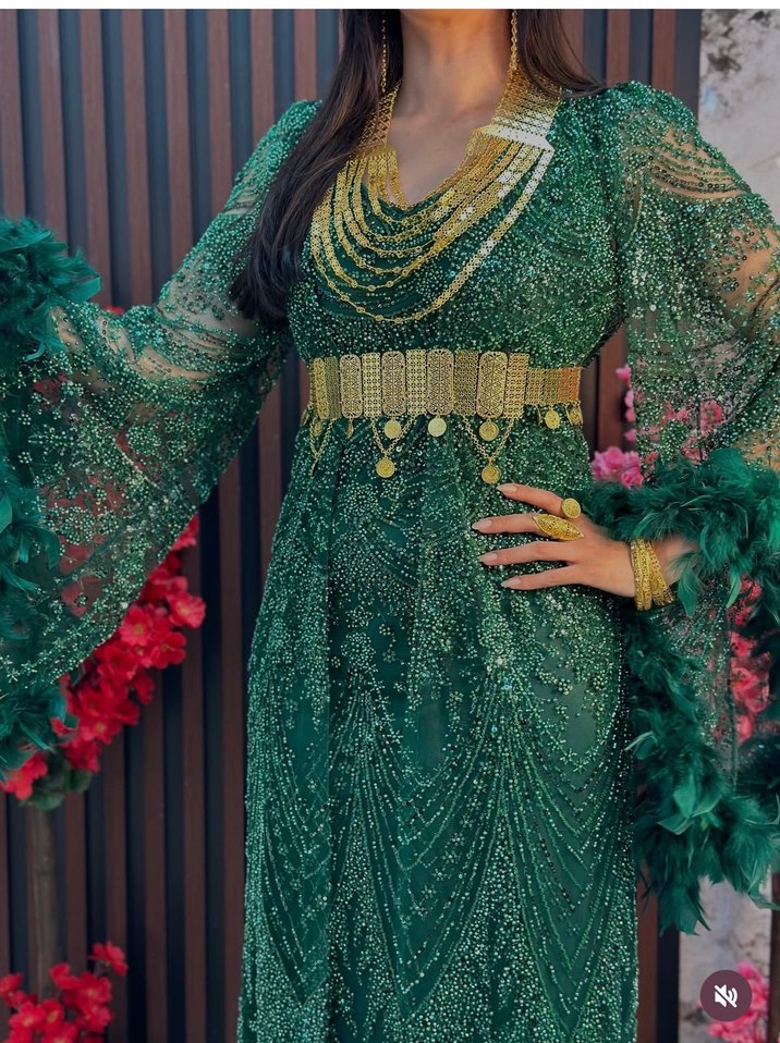 Boncuk Detaylı Uzun Yeşil Etnik Kadın Elbise - Görsel 3