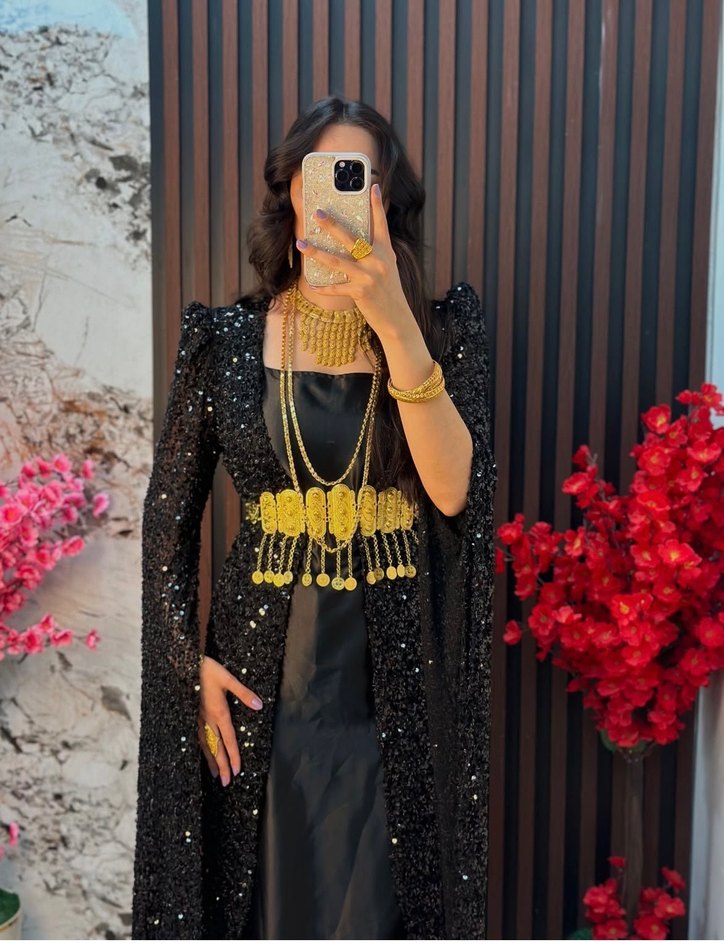 Uzun Siyah Payetli Gösterişli Kadın Elbisesi - Görsel 2