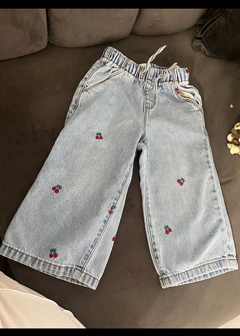 Zara kiraz Nakışlı Mavi Kız Kot Pantolon ve kot yelek - Görsel 4