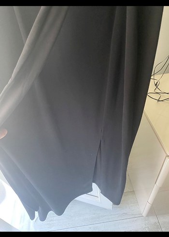 Siyah V Yakalı Uzun Askılı GUSTO Elbise - Görsel 4