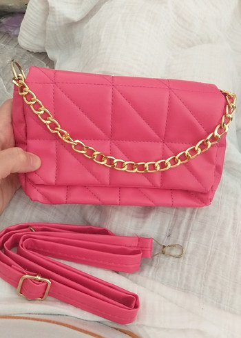 Zincir Detaylı Pembe Kadın Çanta