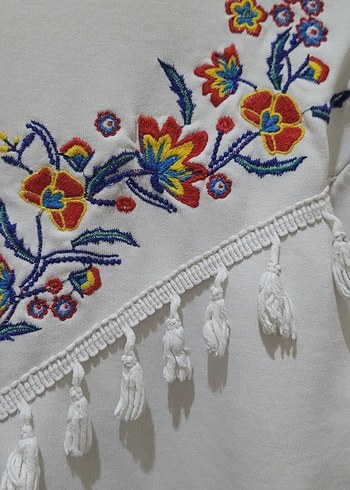 H&M Nakışlı Püsküllü  Sweatshirt - Görsel 2