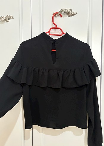 Uzun Kollu Siyah Fırfırlı Bluz - Görsel 2