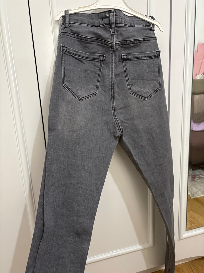 Gri Kadın Slim Fit Sokak Stili Jean - Görsel 4