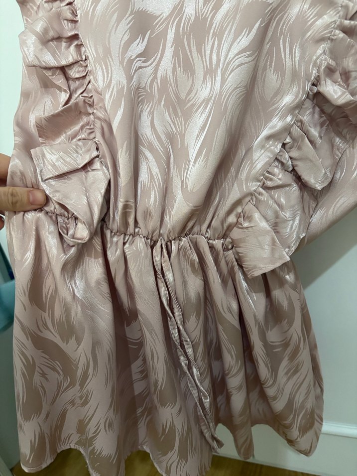 Pembe Saten Görünümlü Volanlı Bluz - Görsel 4