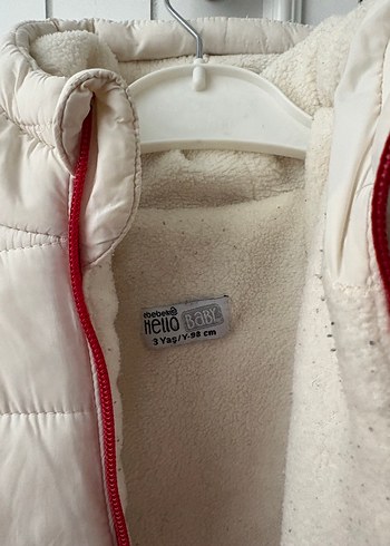 Beyaz Kapüşonlu Çocuk Mont - Görsel 3