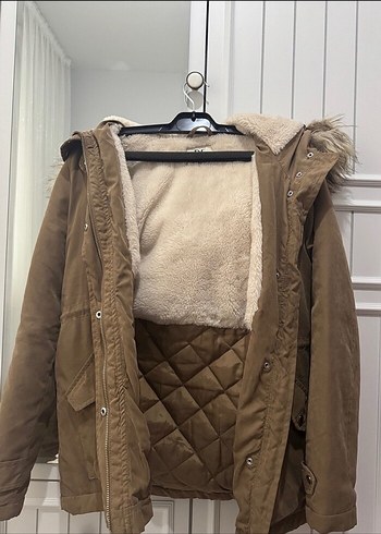 Kahverengi Kürklü Kapüşonlu Kadın Kışlık mont - Görsel 3