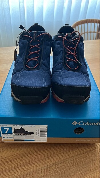 Columbia Columbia bot
