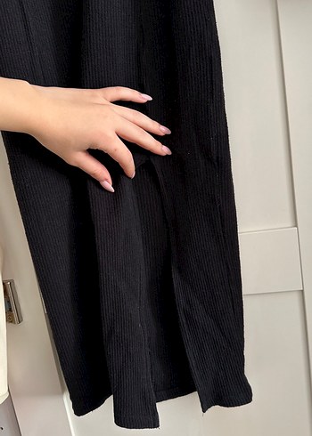 xs Beden Bershka Uzun Kollu Yırtmaçlı Siyah Triko Elbise
