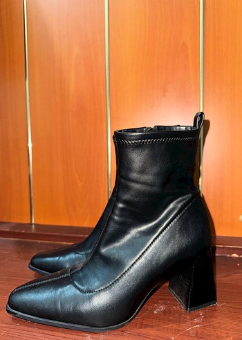 Stradivarius Topuk Bot