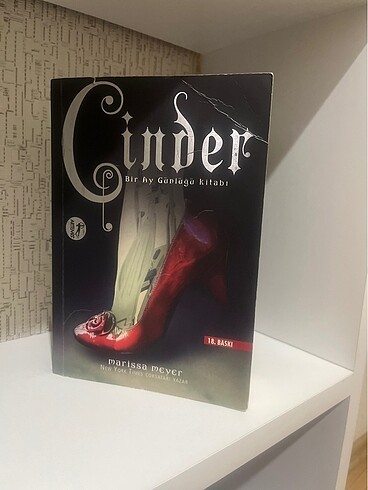 Cinder kitap