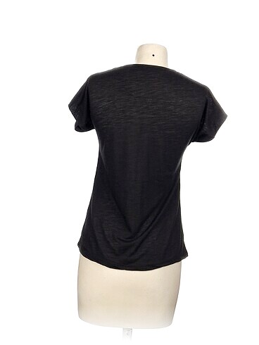 l Beden Diğer T-shirt %70 İndirimli.