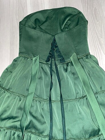 Diğer Özel dikim yeşil fırfırlı elbise