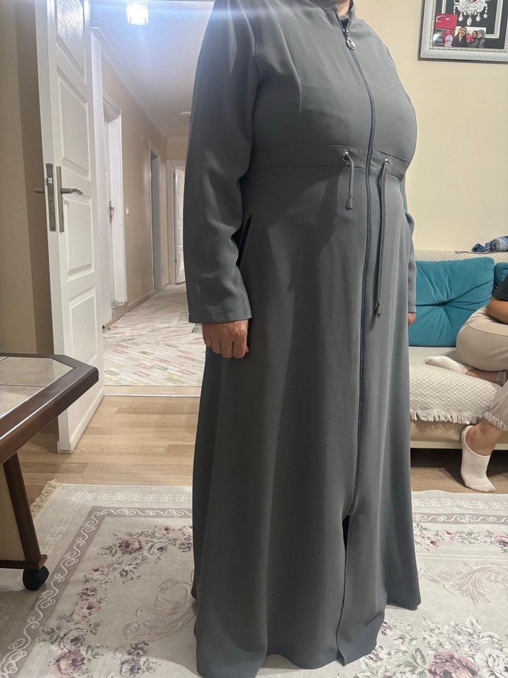 Uzun Gri Kadın Ferace Bol Kesim - Görsel 2